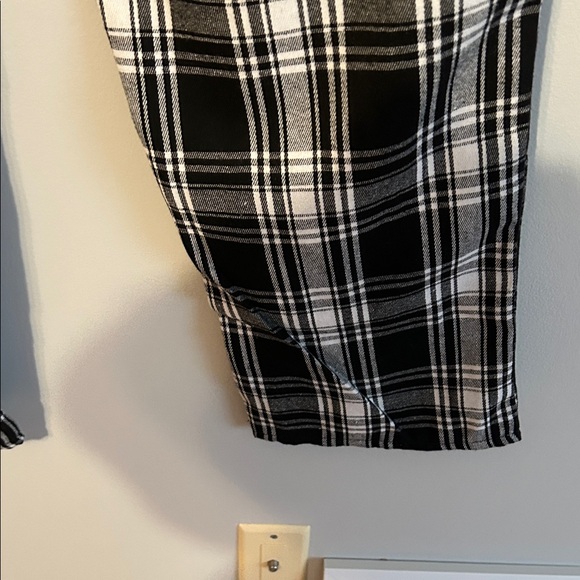 Followme: Plaid  non gender Pajama Pants - Black and White. Flannel. NWT. - Picture 5 of 8
